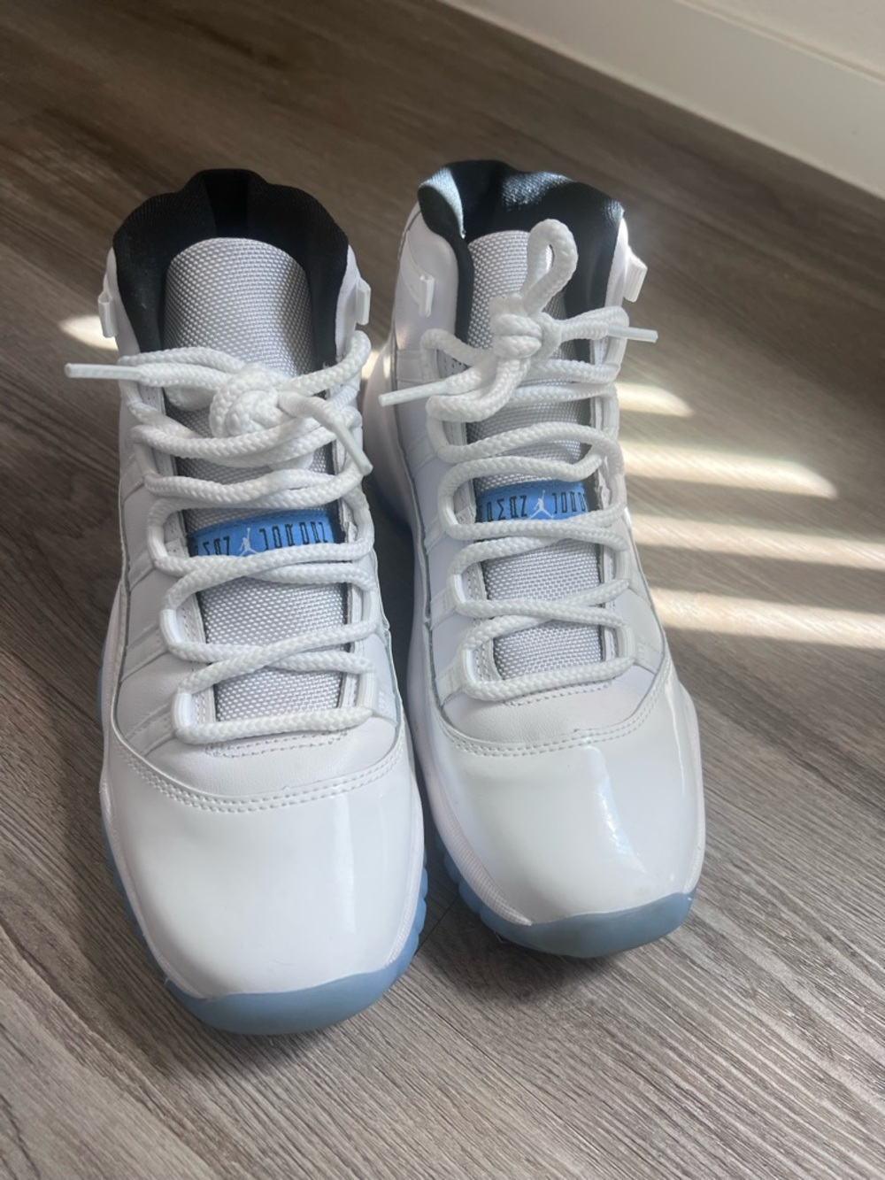 Jordan Men's White and Light Blue Sneakers